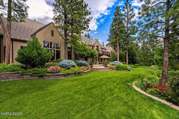 a view of a garden with flowers