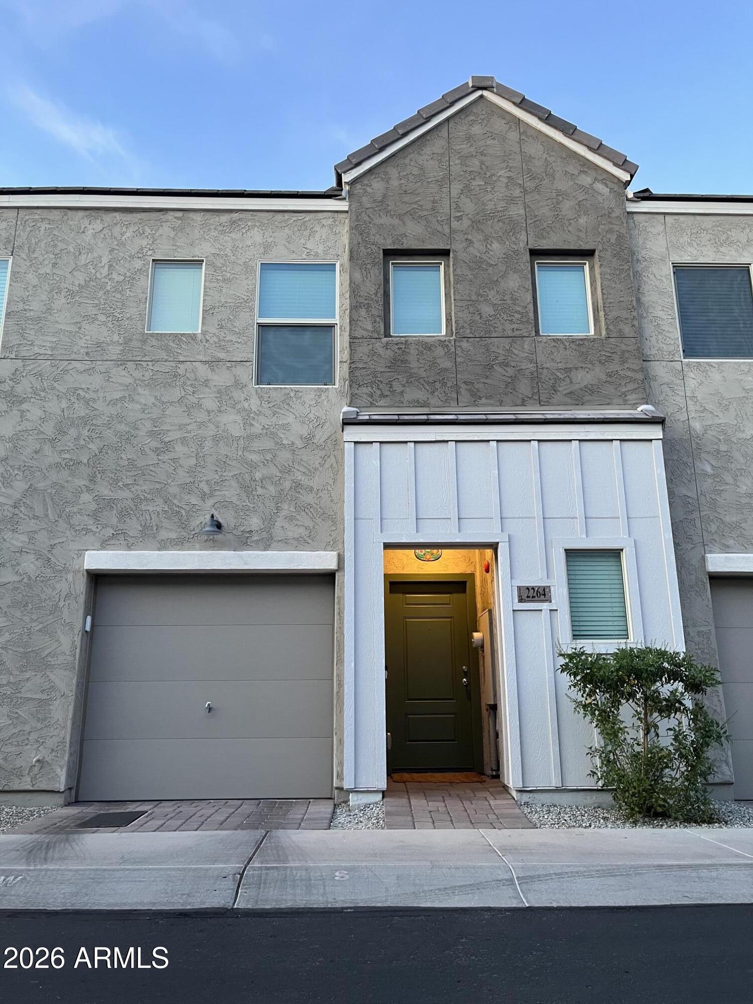 2264 West Laurie Lane Phoenix, AZ 85021 - Photo 1 of 10 IMG_8079