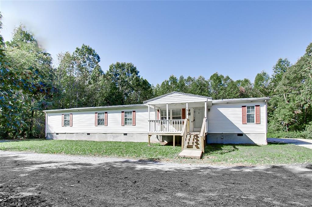 1376 Rising Vw Way Asheboro, NC 27205 - Photo 3 of 46 Gallery Image 3