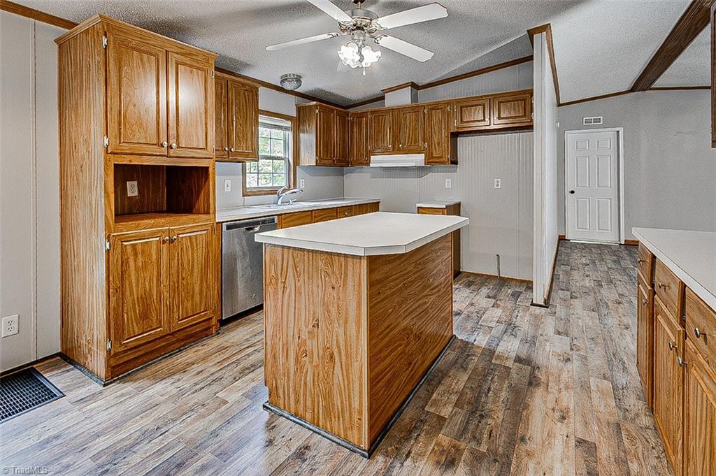 1376 Rising Vw Way Asheboro, NC 27205 - Photo 6 of 46 Gallery Image 6