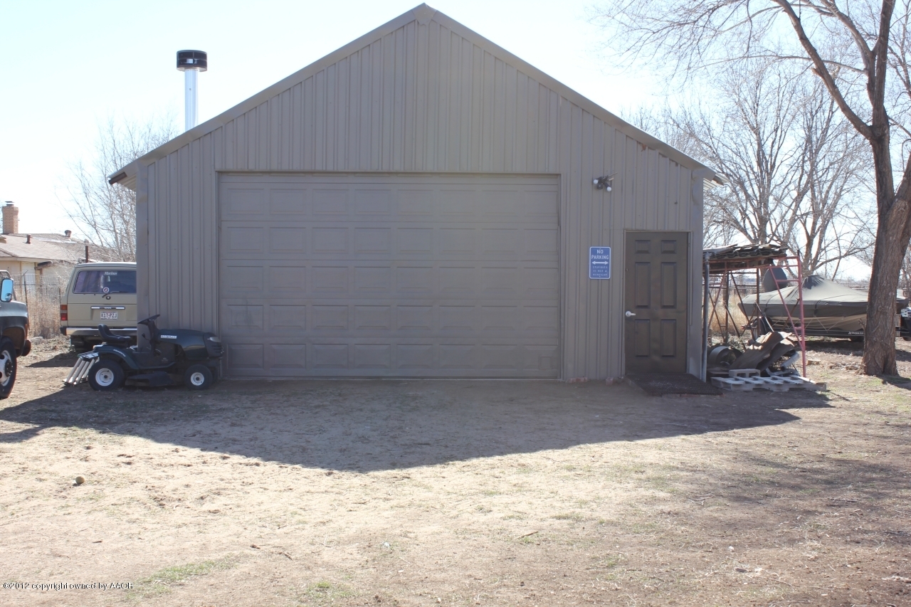 3609 Beacon Road Amarillo, TX 79118 - Photo 6 of 26 a view of a backyard of a house