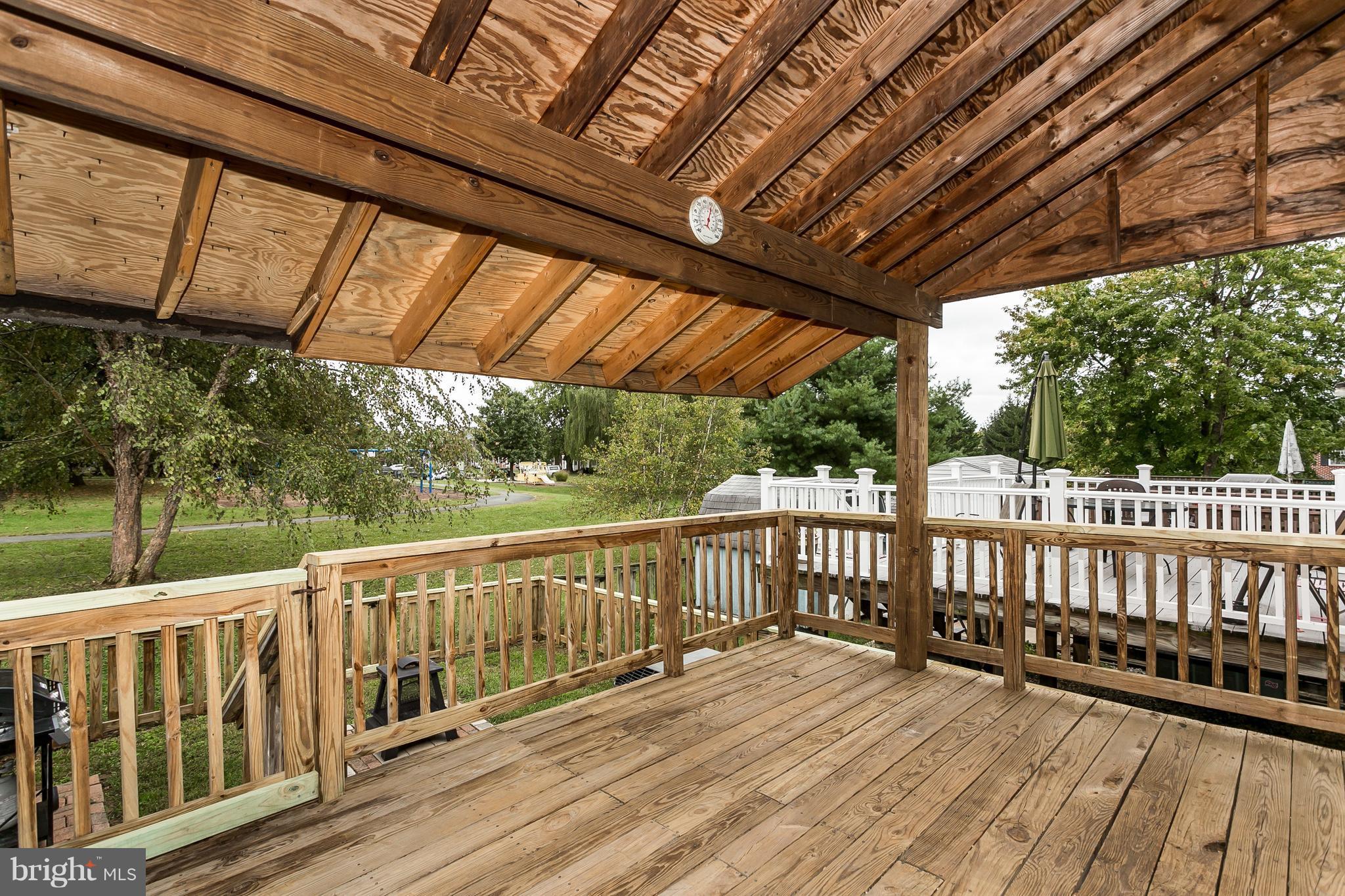 39 Stoneway Place Baltimore, MD 21236 - Photo 23 of 27 Covered rear porch