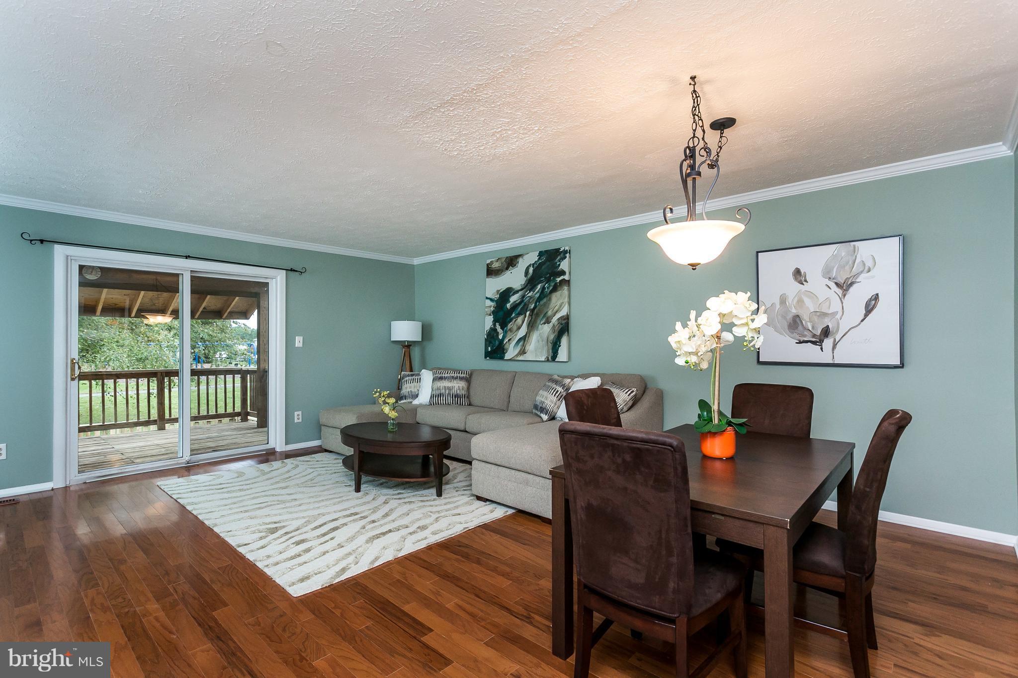 39 Stoneway Place Baltimore, MD 21236 - Photo 5 of 27 Living Room