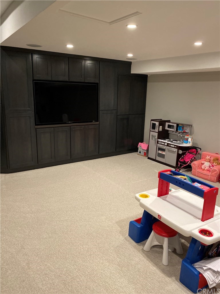 114 Joshua Tree Irvine, CA 92620 - Photo 67 of 73 a bathroom with a toilet and a shower