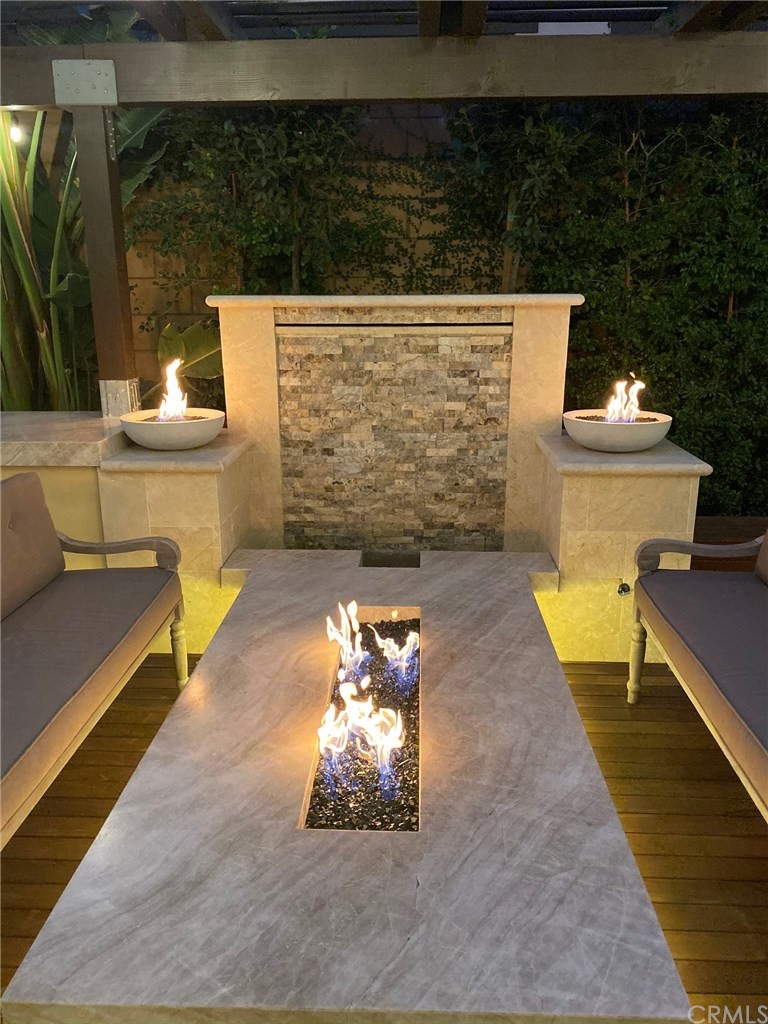 114 Joshua Tree Irvine, CA 92620 - Photo 7 of 73 a bathroom with a sink and a mirror