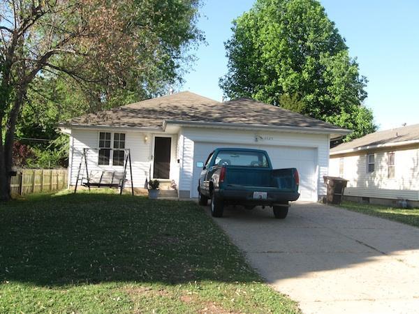 2525 West Lombard Street Springfield, MO 65802 - Photo 1 of 1 Primary Photo