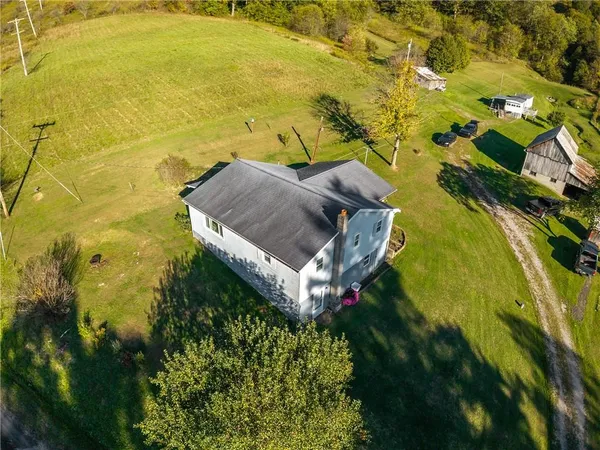 $365,000 | 192 Van Druff Road, Spraggs, PA 15362
