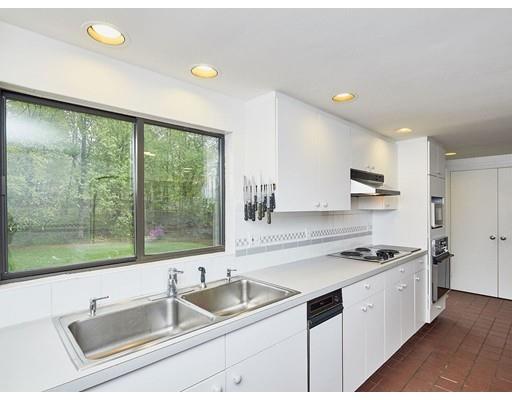 32 Avondale Road Newton, MA 02459 - Photo 10 of 29 Gallery Image 10