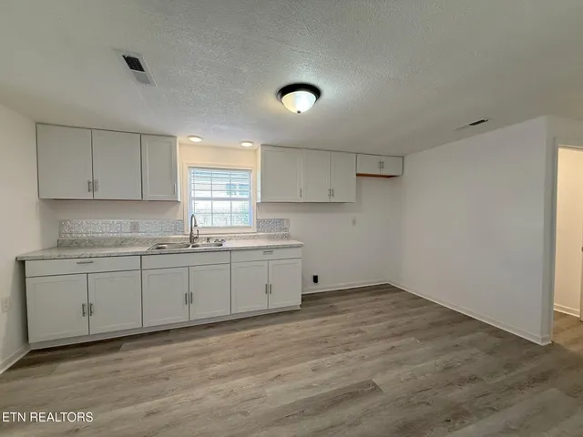 $189,900 | 509 East Hemlock Street, La Follette, TN 37766