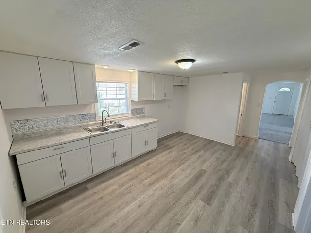 $189,900 | 509 East Hemlock Street, La Follette, TN 37766