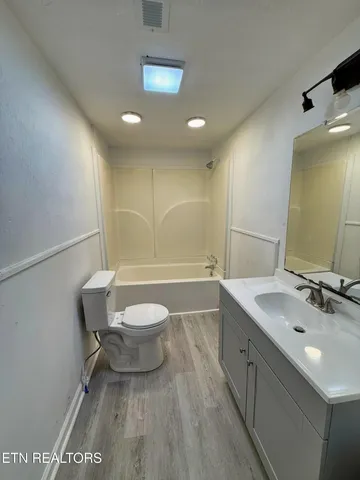 $189,900 | 509 East Hemlock Street, La Follette, TN 37766