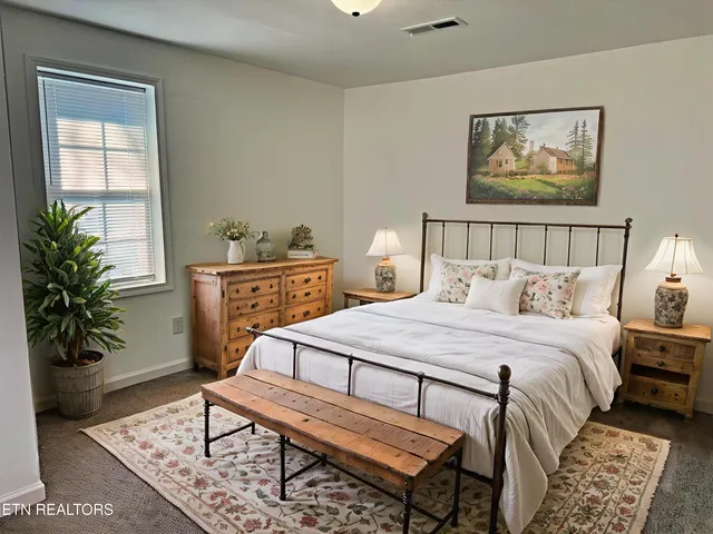 $189,900 | 509 East Hemlock Street, La Follette, TN 37766