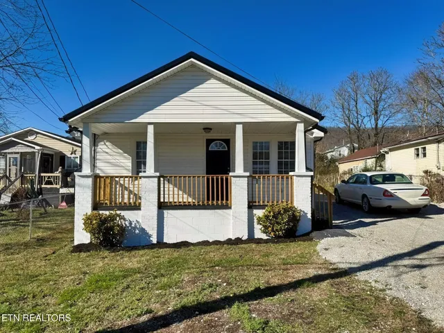 $189,900 | 509 East Hemlock Street, La Follette, TN 37766