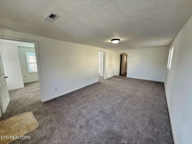 $189,900 | 509 East Hemlock Street, La Follette, TN 37766