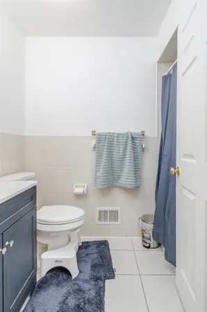 $2,600 | 225 Belvidere Avenue, Unit 1, Jersey City, NJ 07306