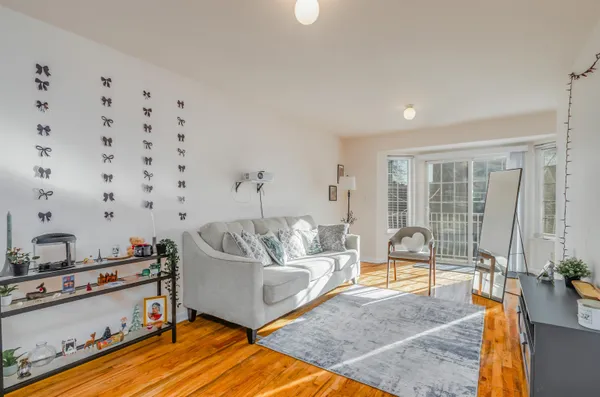 $2,600 | 225 Belvidere Avenue, Unit 1, Jersey City, NJ 07306