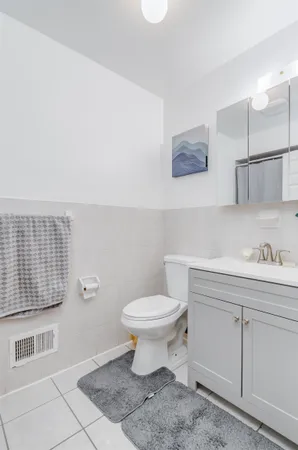 $2,600 | 225 Belvidere Avenue, Unit 1, Jersey City, NJ 07306