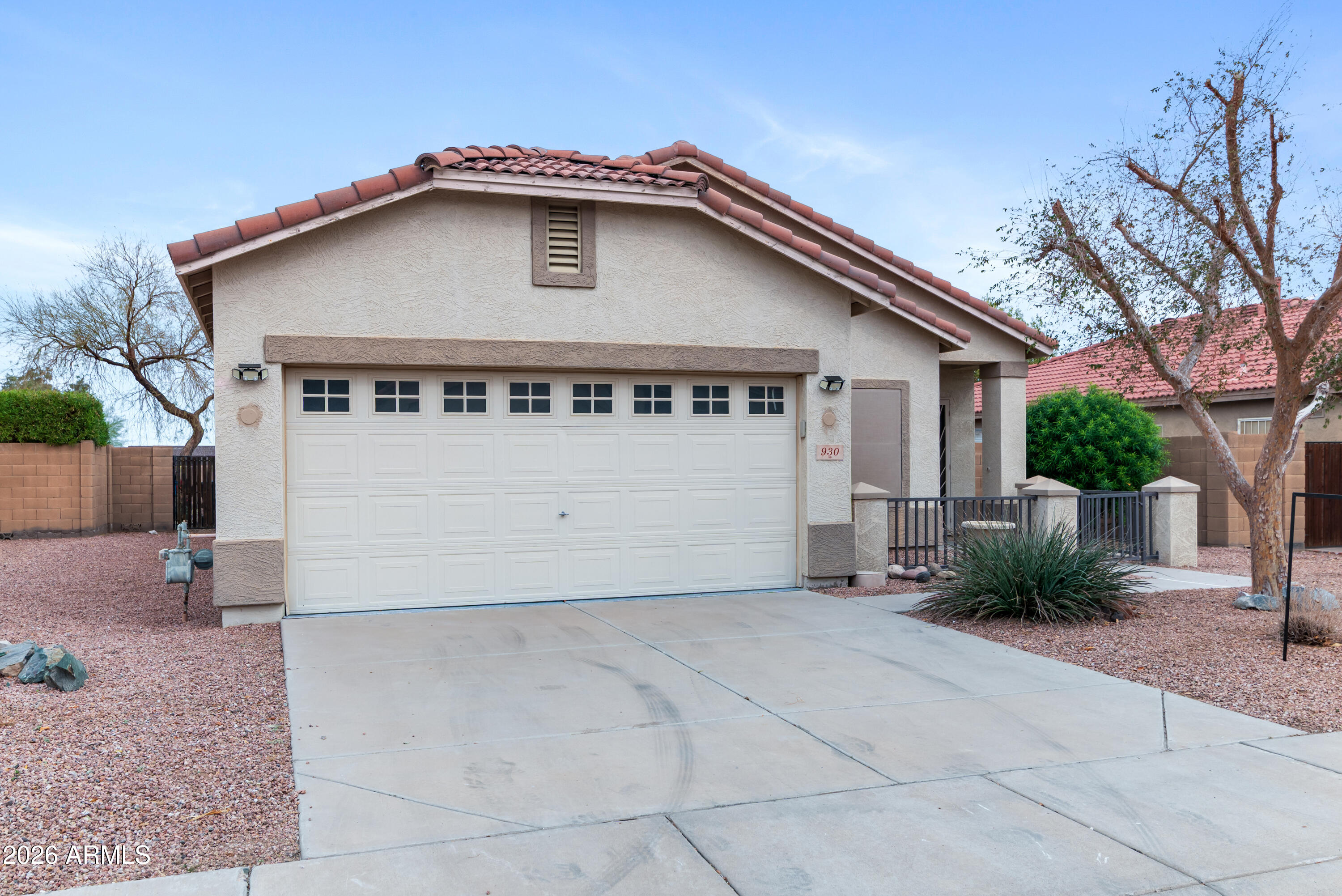 930 East Pedro Road Phoenix, AZ 85042 - Photo 27 of 34 a house with a outdoor space