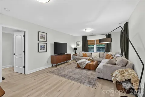 $775,000 | 1910 Wensley Drive, Charlotte, NC 28210