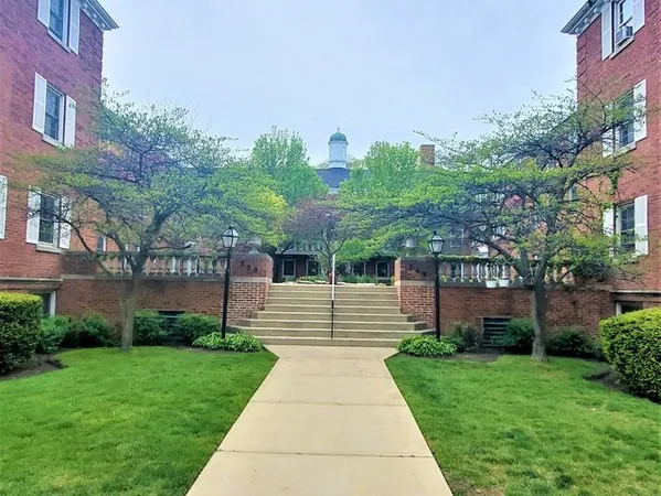 $2,250 | 336 Ridge Avenue, Unit 2, Evanston, IL 60202