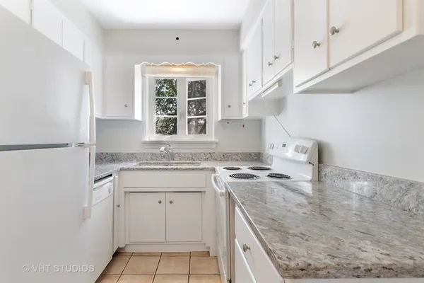 $2,250 | 336 Ridge Avenue, Unit 2, Evanston, IL 60202