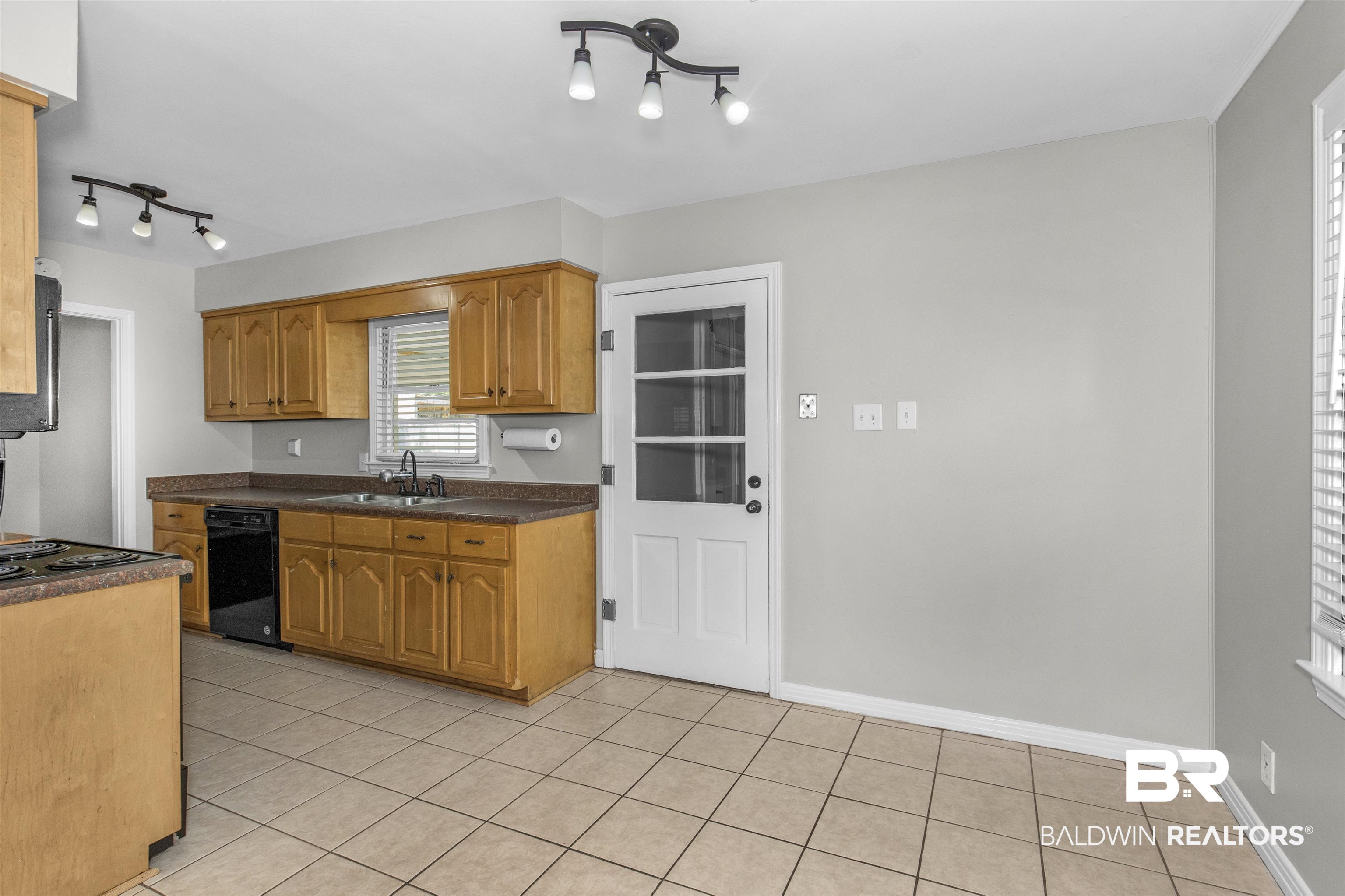 5114 Geoffrey Drive Mobile, AL 36693 - Photo 6 of 22