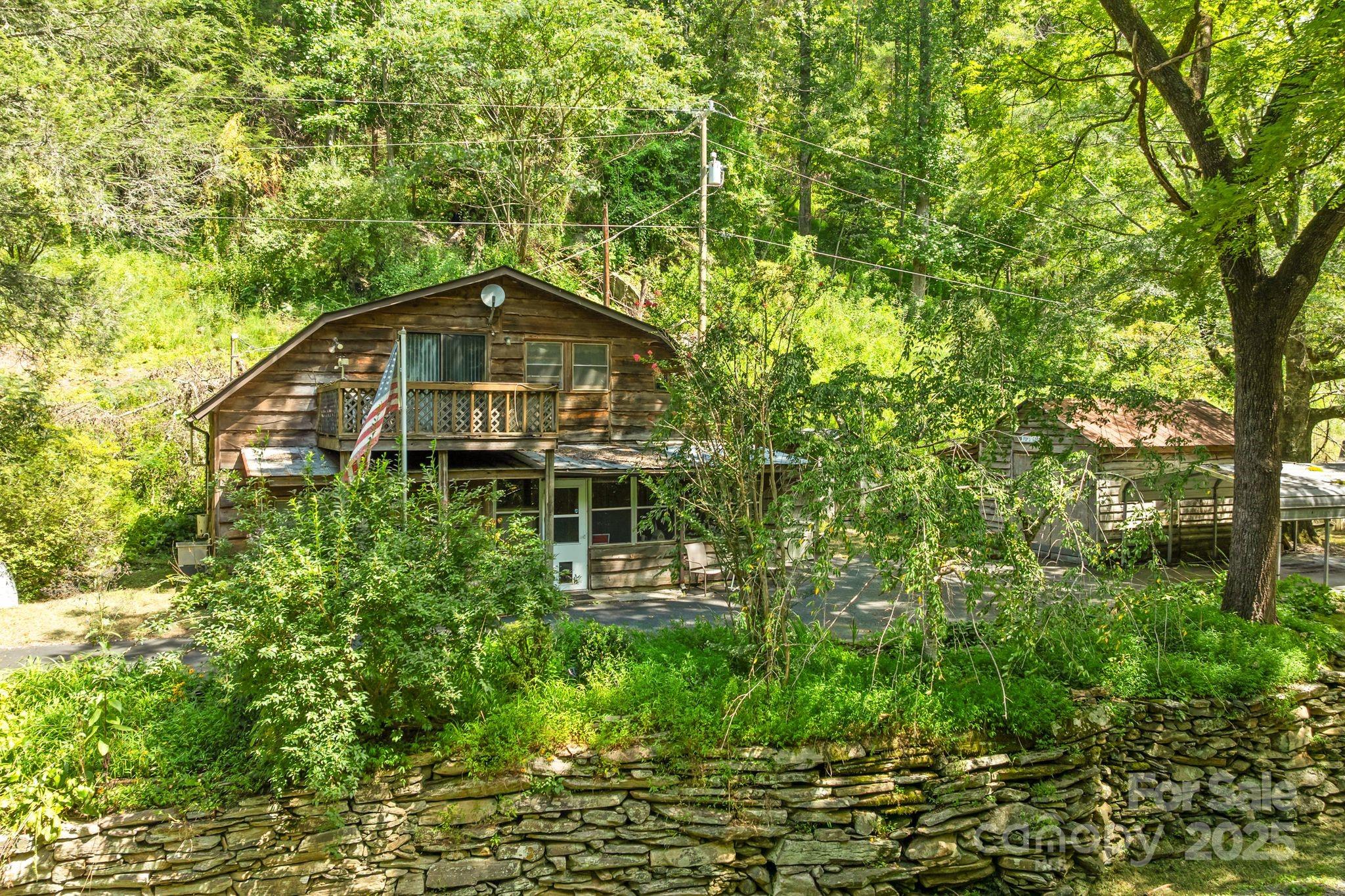 2270 Clear Creek Road Marion, NC 28752 - Photo 2 of 30 Gallery Image 2