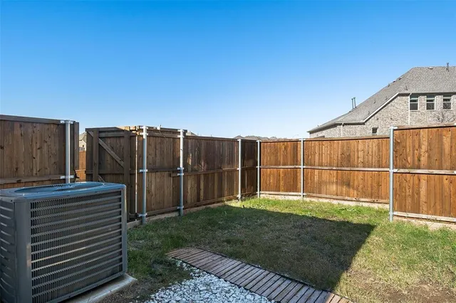 $3,450 | 8211 Agarito Way, Dallas, TX 75252