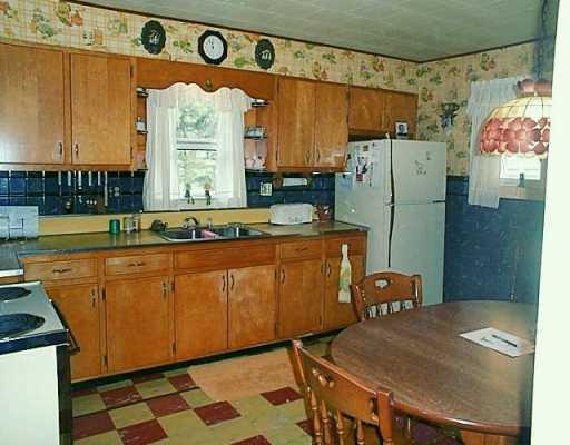 217 Brose Road Cabot, PA 16023 - Photo 8 of 8 Kitchen.