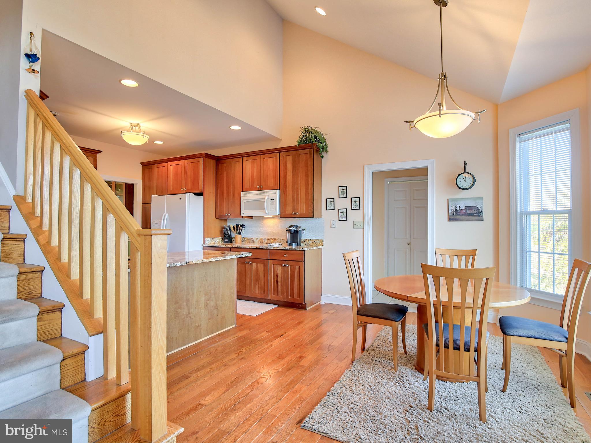 461 Fletcher Road Gore, VA 22637 - Photo 14 of 51 Breakfast room has vaulted ceilings