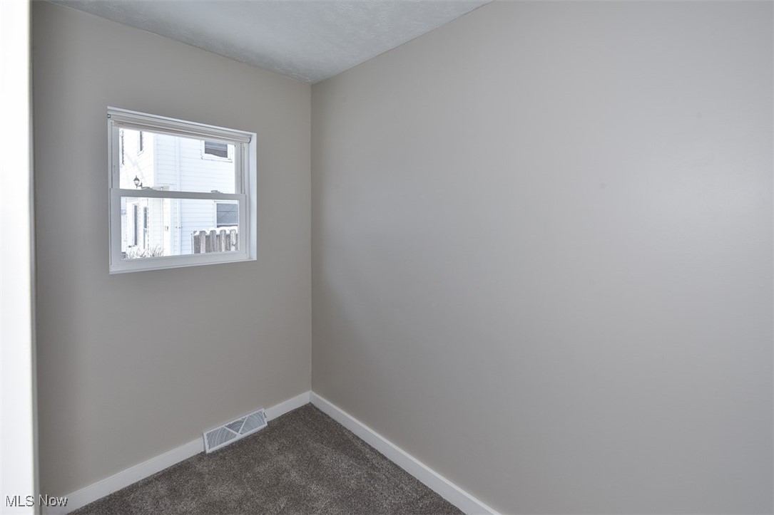5004 Snow Road Cleveland, OH 44134 - Photo 19 of 39
