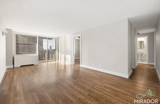 $5,900 | 330 East 39th Street, Unit 24C | Murray Hill