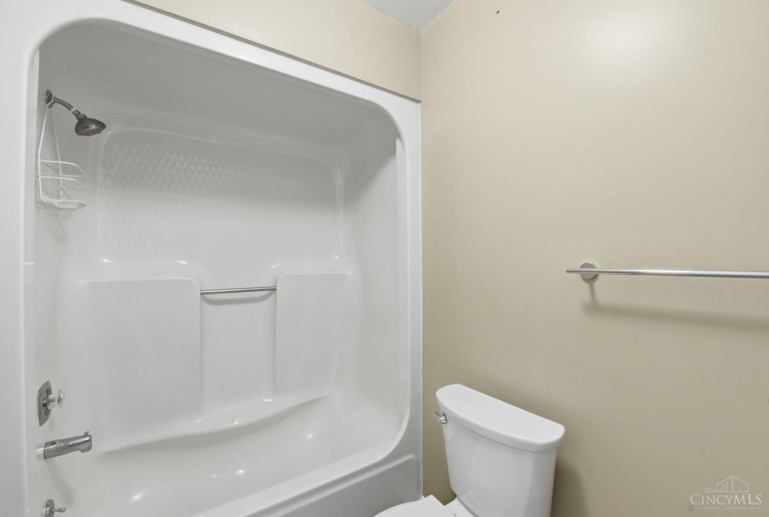 5346 Werk Road, Unit D1 Cincinnati, OH 45248 - Photo 13 of 49
