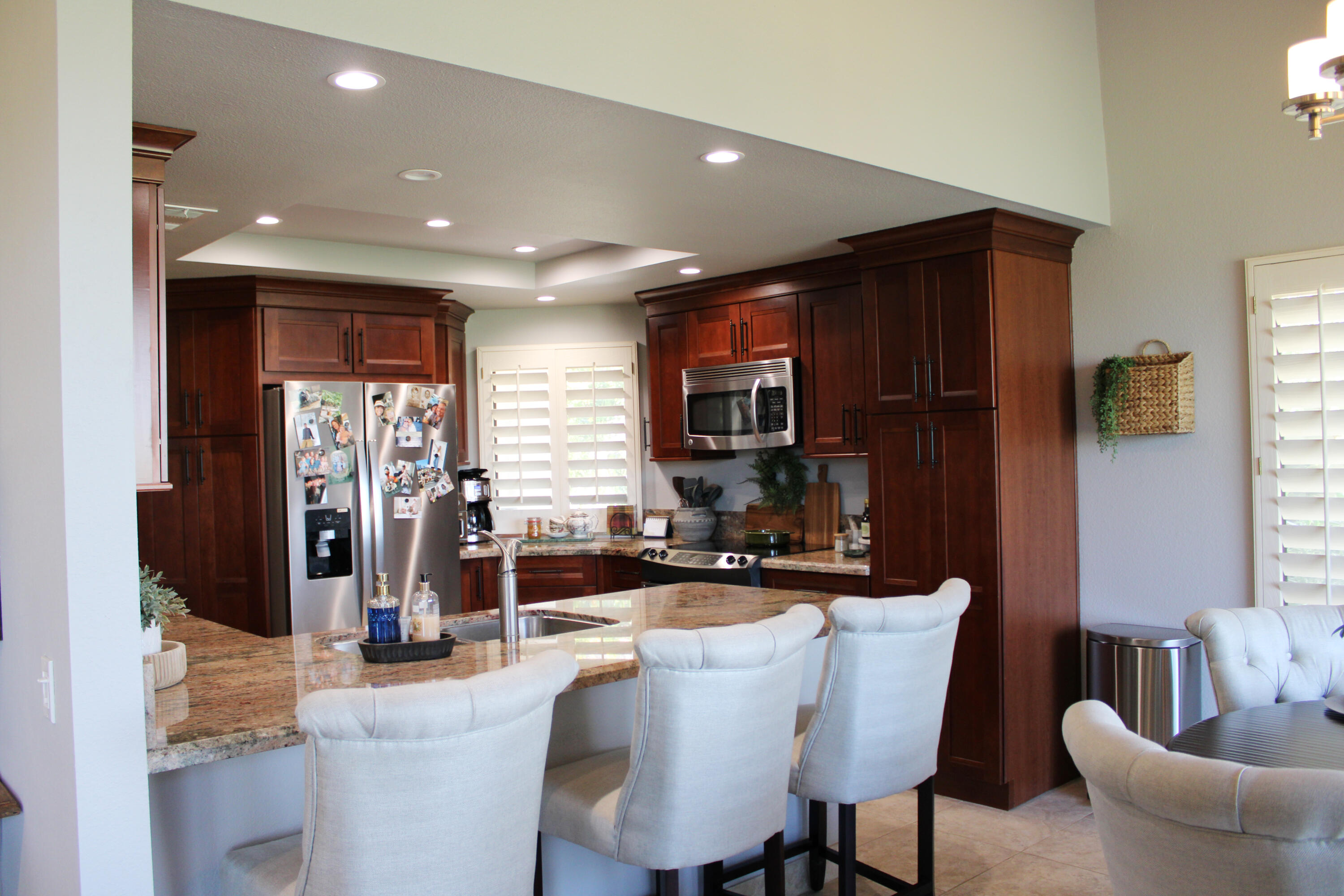 55646 Riviera La Quinta, CA 92253 - Photo 4 of 11 Kitchen 2