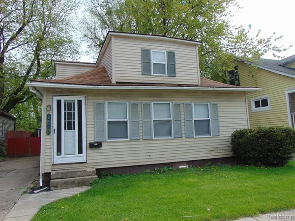 $1,400 | 7576 Studebaker Avenue, Warren, MI 48091