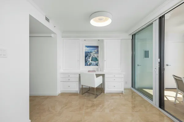 $240,000 | 400 North Flagler Drive, Unit 2004, West Palm Beach, FL 33401