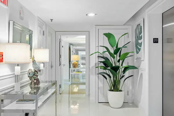 $240,000 | 400 North Flagler Drive, Unit 2004, West Palm Beach, FL 33401