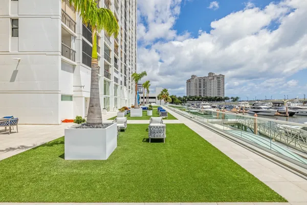 $240,000 | 400 North Flagler Drive, Unit 2004, West Palm Beach, FL 33401