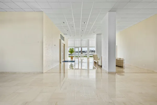 $240,000 | 400 North Flagler Drive, Unit 2004, West Palm Beach, FL 33401