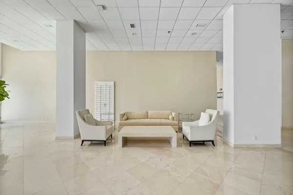 $240,000 | 400 North Flagler Drive, Unit 2004, West Palm Beach, FL 33401