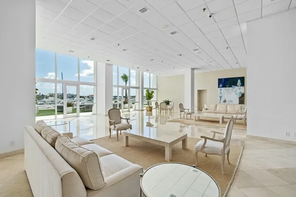 $240,000 | 400 North Flagler Drive, Unit 2004, West Palm Beach, FL 33401