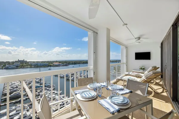 $240,000 | 400 North Flagler Drive, Unit 2004, West Palm Beach, FL 33401