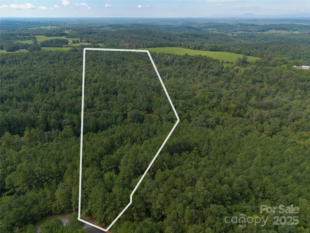 a view of a tennis court