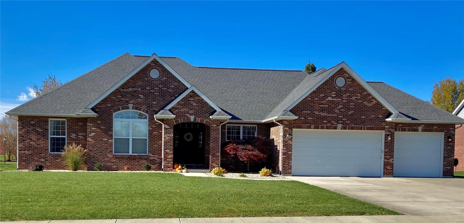 1635 Clover Ridge Columbia, IL 62236 - Photo 1 of 19 Gallery Image 1