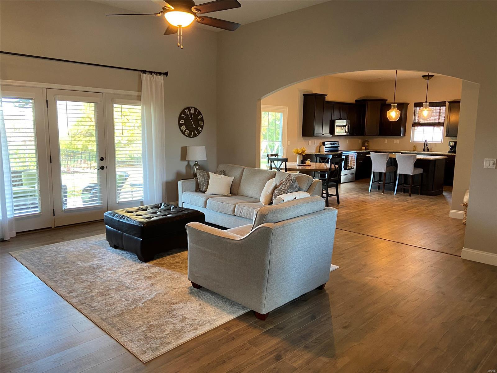 1635 Clover Ridge Columbia, IL 62236 - Photo 4 of 19 Gallery Image 4