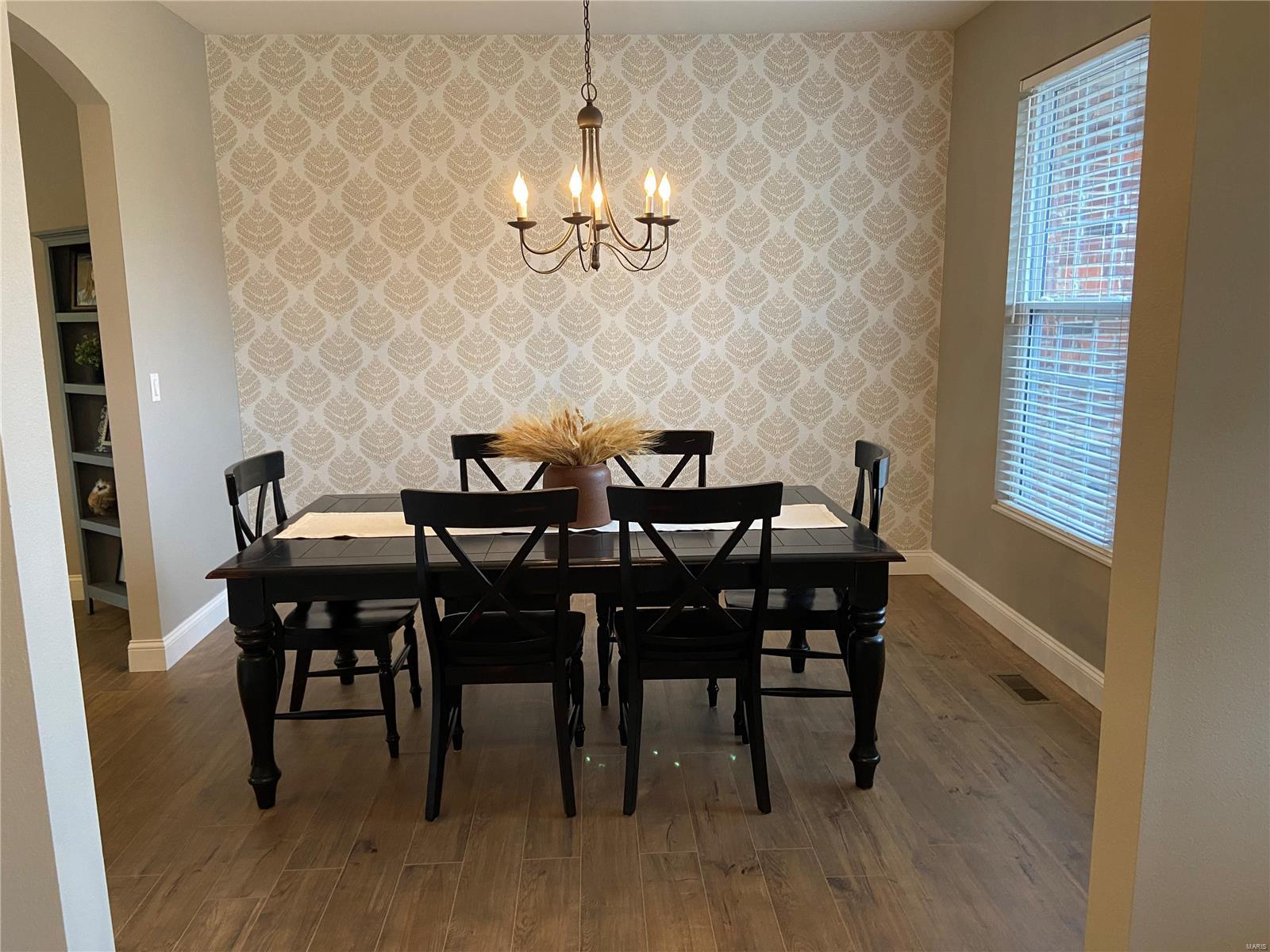 1635 Clover Ridge Columbia, IL 62236 - Photo 9 of 19 Gallery Image 9