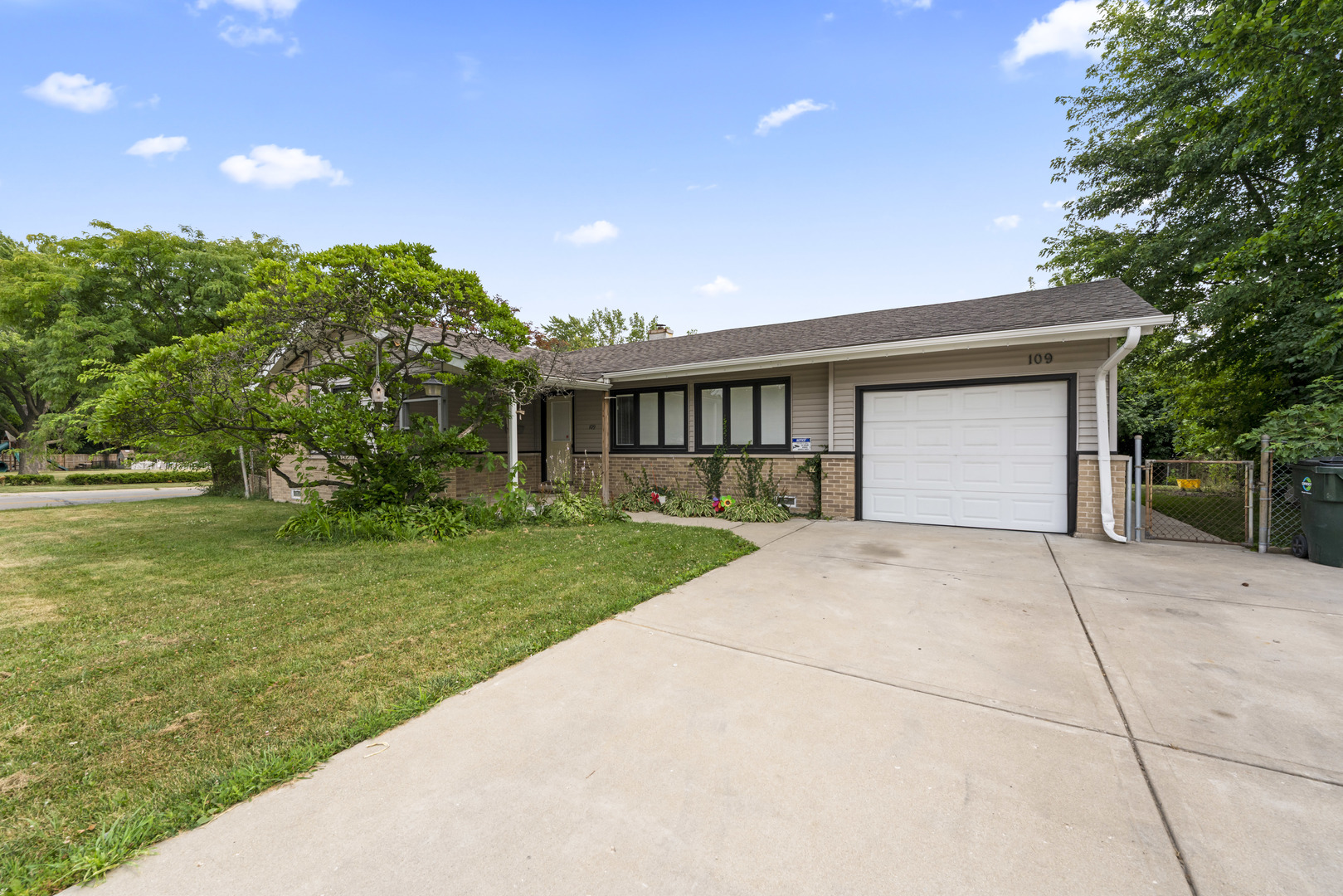 109 Landmeier Road Elk Grove Village, IL 60007 - Photo 2 of 22 Gallery Image 2