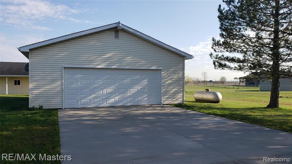 2466 Carleton West Road Carleton, MI 48117 - Photo 22 of 48 Gallery Image 22