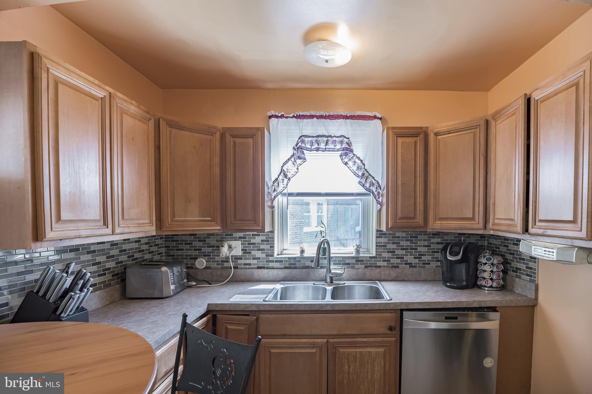 918 West Tabor Road Philadelphia, PA 19141 - Photo 17 of 35 Gallery Image 17