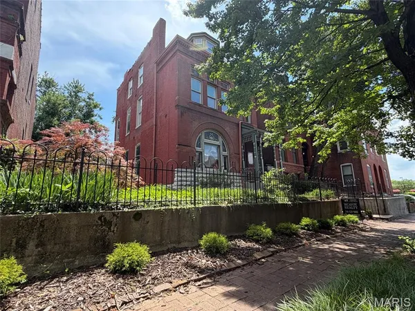 $800,000 | 2346 Albion Place, St. Louis, MO 63104